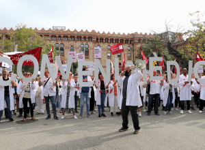 Concentració de Metges de Catalunya davant el Departament de Salut