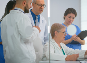 Metges fent tasques docents