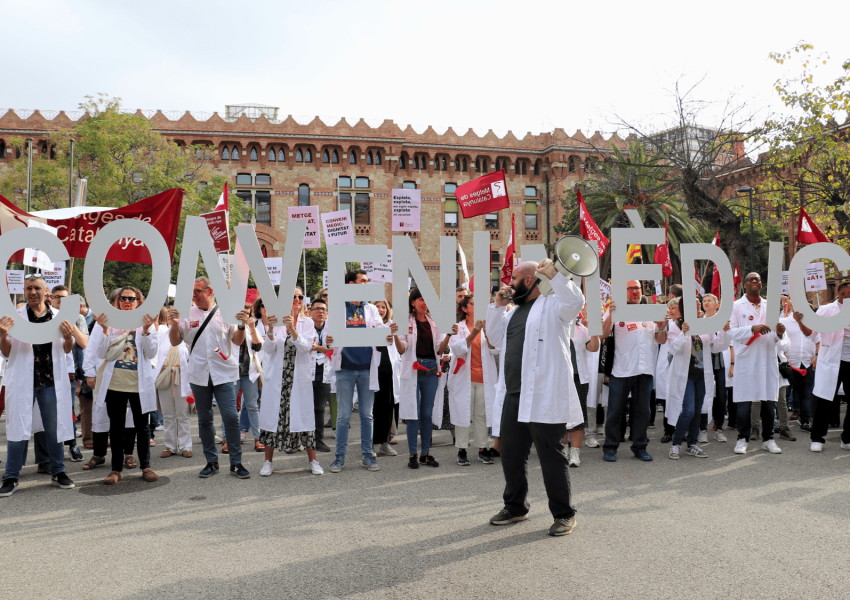 Concentració de Metges de Catalunya davant el Departament de Salut