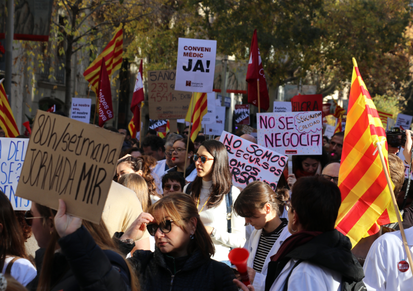 Manifestació de metges a Barcelona per reclamar el conveni mèdic