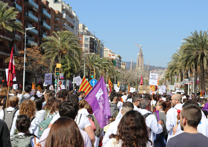 Manifestació de metges i metgeses a la vaga de personal facultatiu de MC del 20 de març
