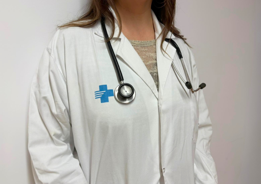 Una metgessa de l'ICS que cobra el complement d'exclusivitat